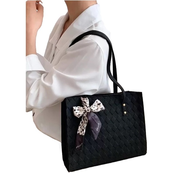 Black Quilted Felt Scarf Decor Bag Purse - Picture 5 of 10